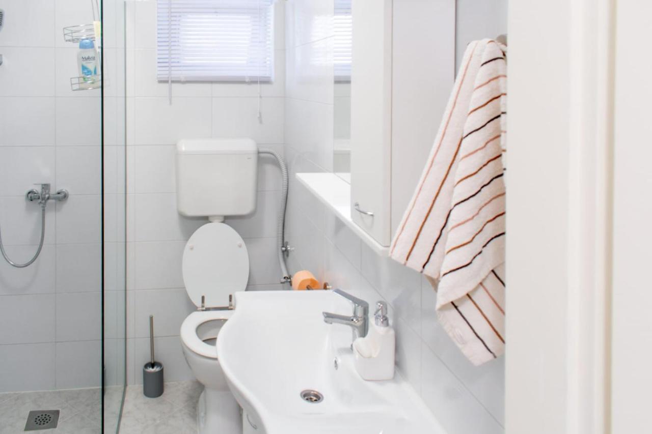 Apartman Karmen Каштела Екстер'єр фото