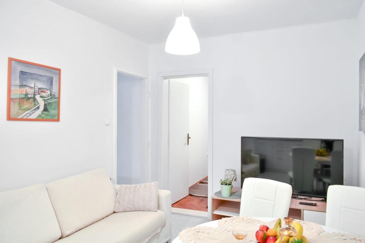 Apartman Karmen Каштела Екстер'єр фото