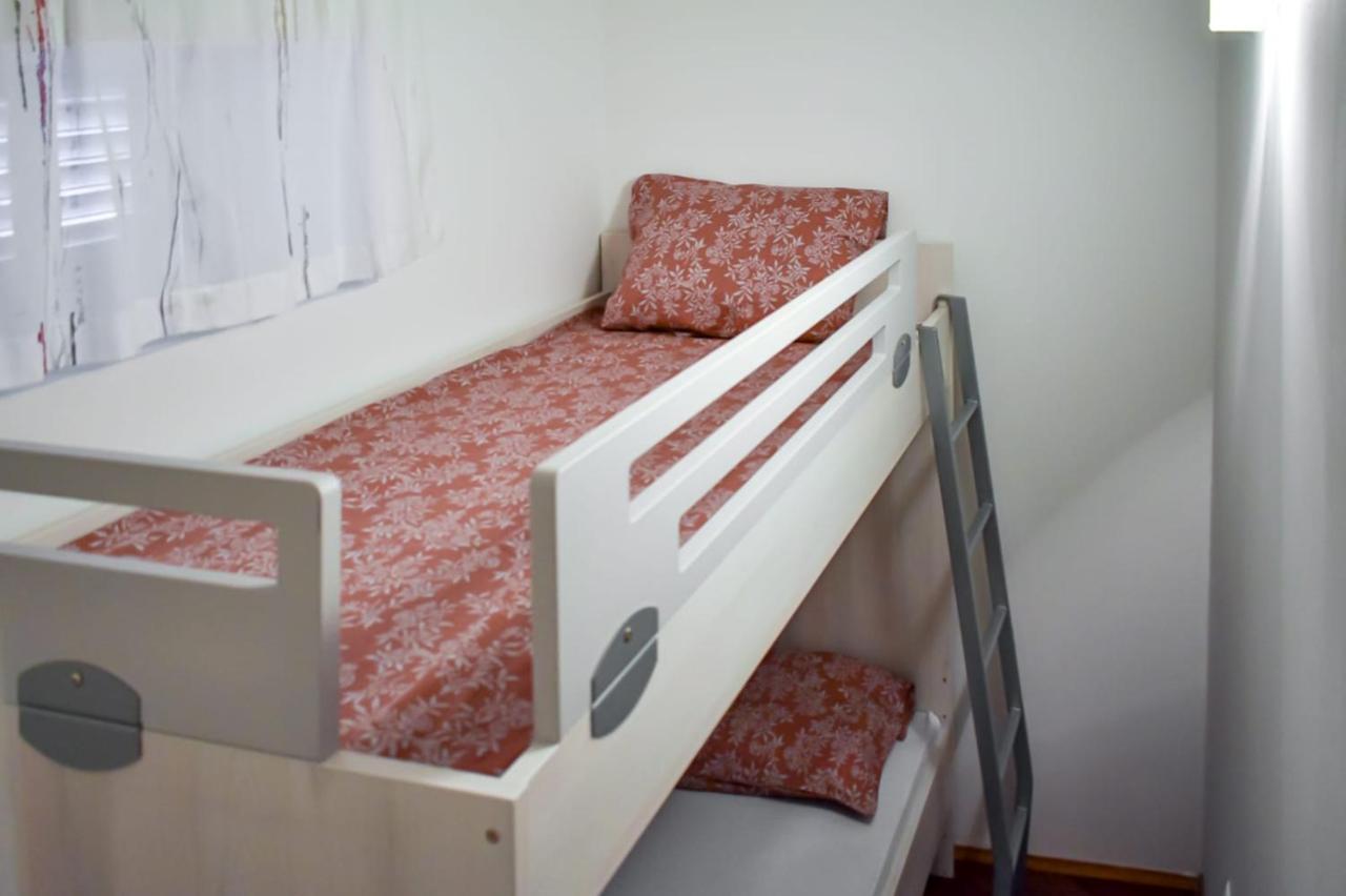 Apartman Karmen Каштела Екстер'єр фото